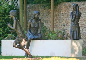 Bronze sculpture by brian alabaster